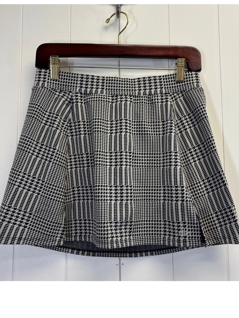 Alo Classic Houndstooth Pleated Mini Skirt - Black & White xs